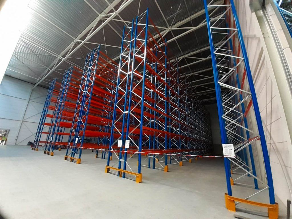 Monestra | Montaje de estanterías y transportadores