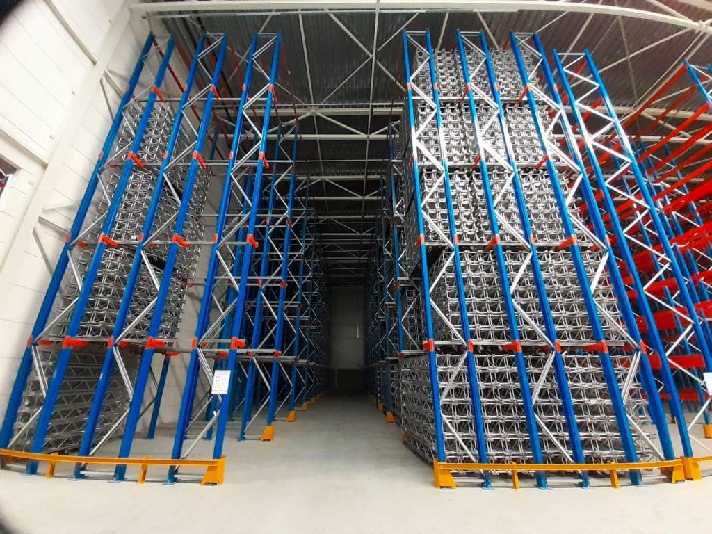 Monestra | Montaje de estanterías y transportadores